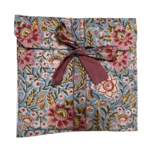 Pijama con estampado floral atemporal